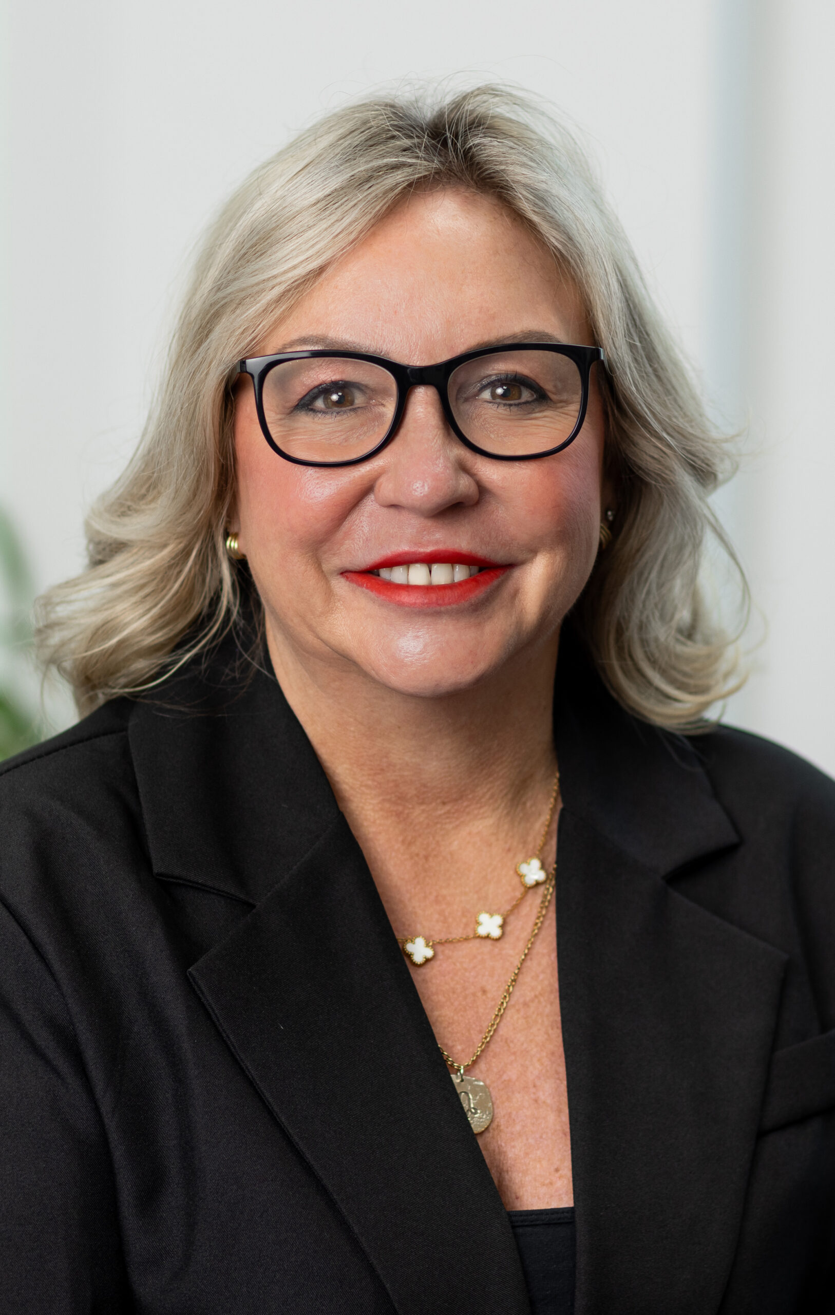 Lisa Davies De Carteret Wealth